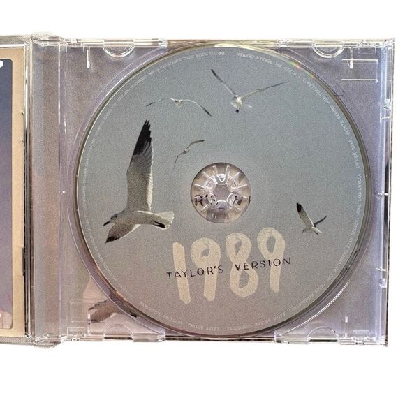 Taylor Swift – 1989 (Taylor’s Version) CD | Crystal Skies Blue Edition (2023) - Picture 5 of 5